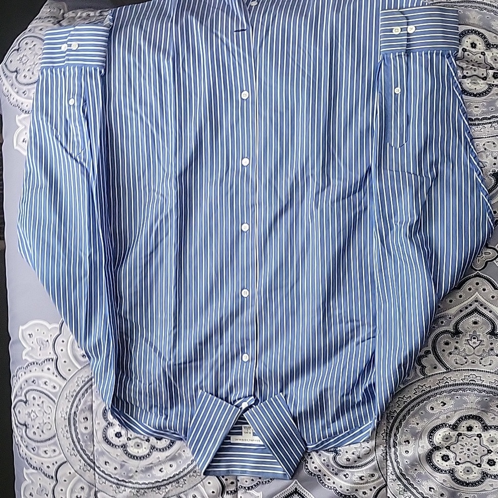 Banana Republic Large Blue w White stipes Button-up